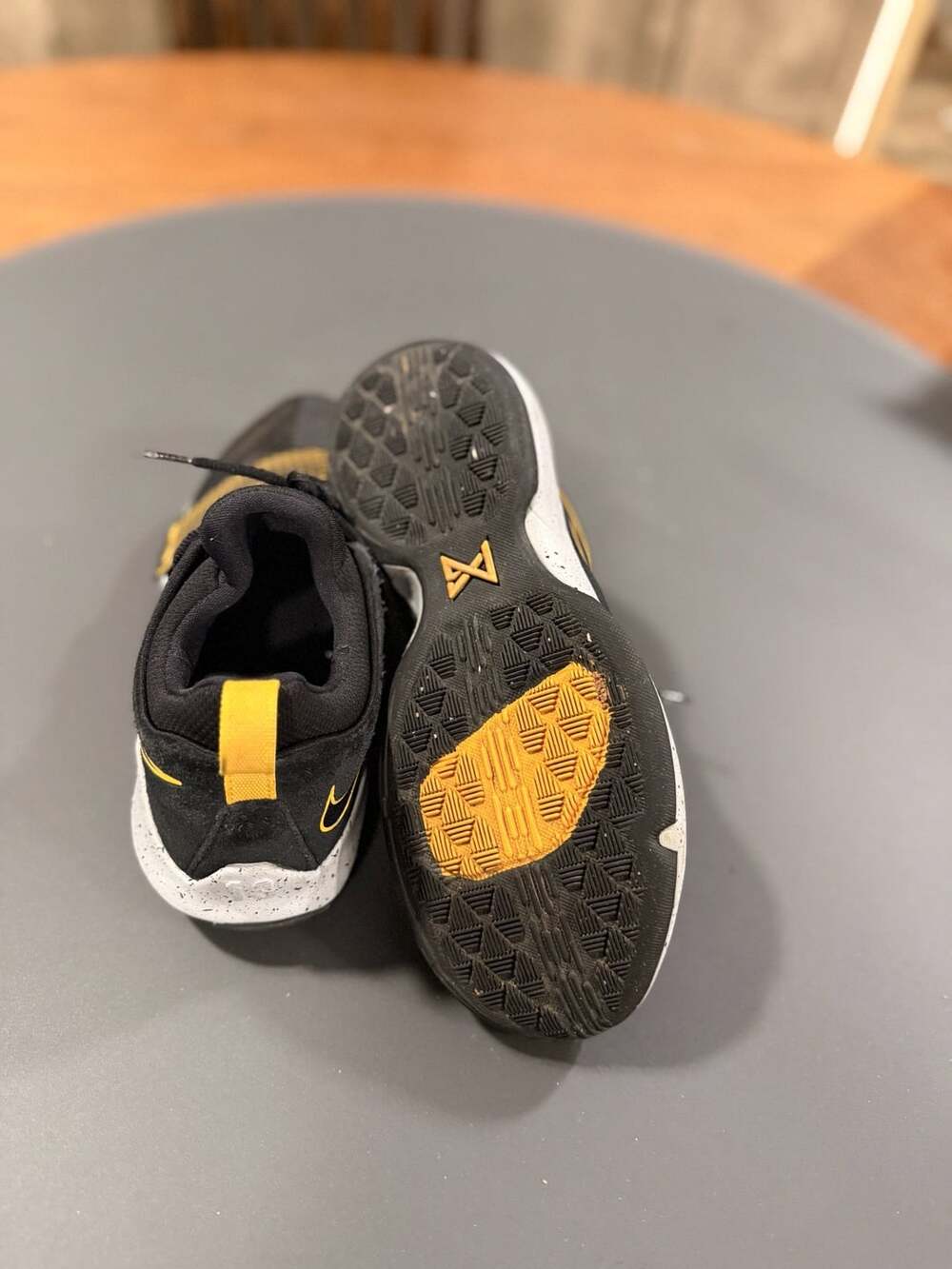 Nike PG 1 Black University Gold Size 8.5 - Picture 4 of 5